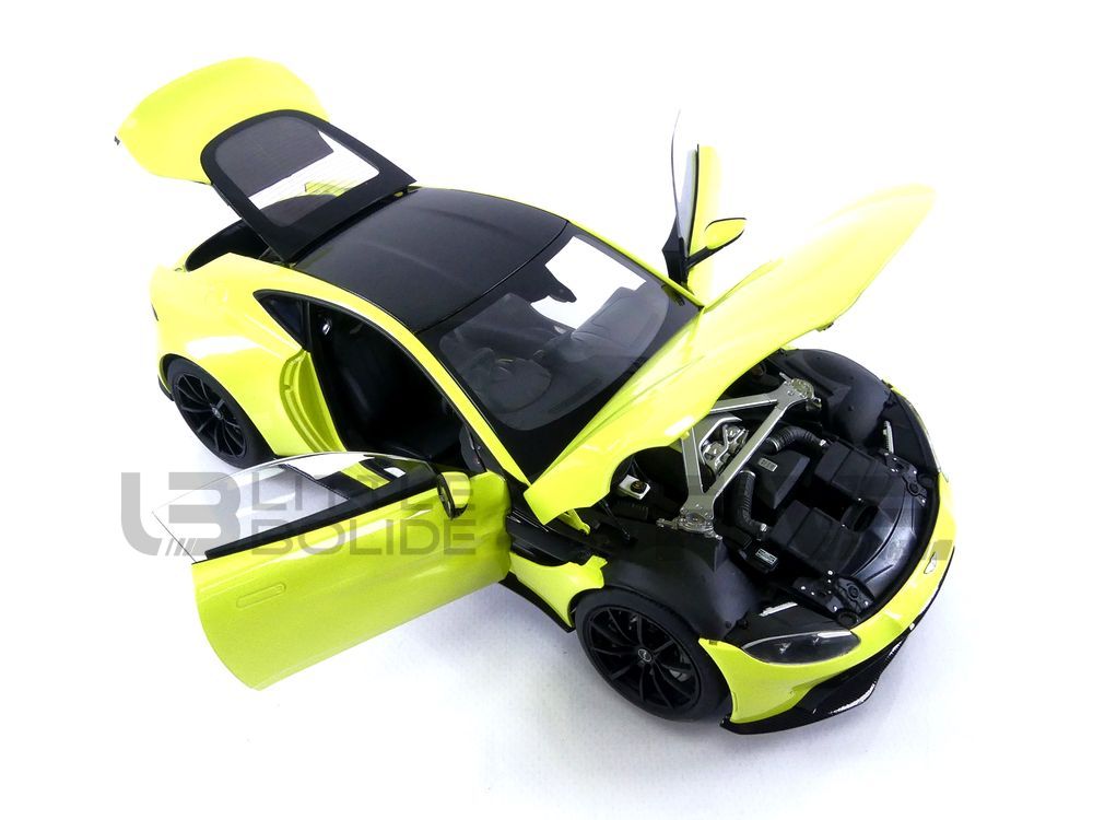 Aston Martin Vantage 2019 1:18 Autoart Preto - 20 anos! Loja on-line de