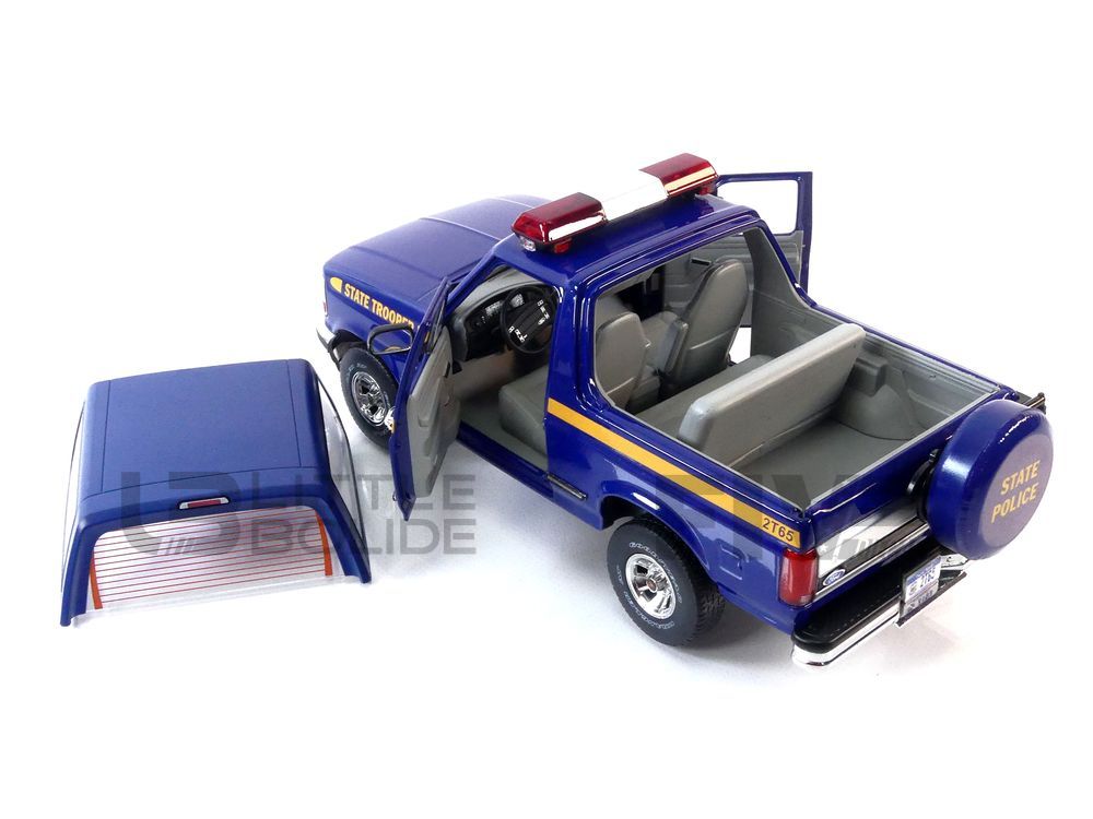 1996 Ford Bronco XLT(green light) 1/18限定 19121 - GREENLIGHT COLLECTIBLES 1/18 - FORD Bronco XLT New York