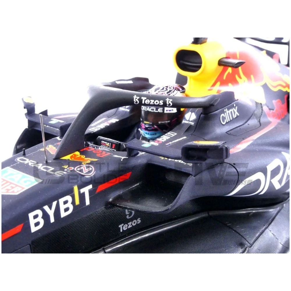 18S764 – SPARK 1/18 - レッドブル RB18 - マイアミGP 2022 優勝車 (M