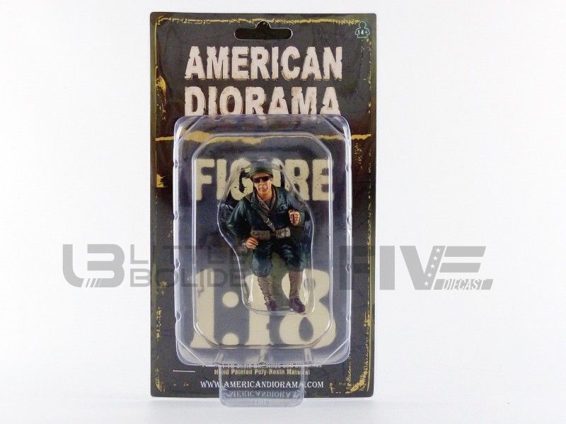 AMERICAN DIORAMA 1/18 - FIGURINES WWII USA Soldier 3 avec cigare