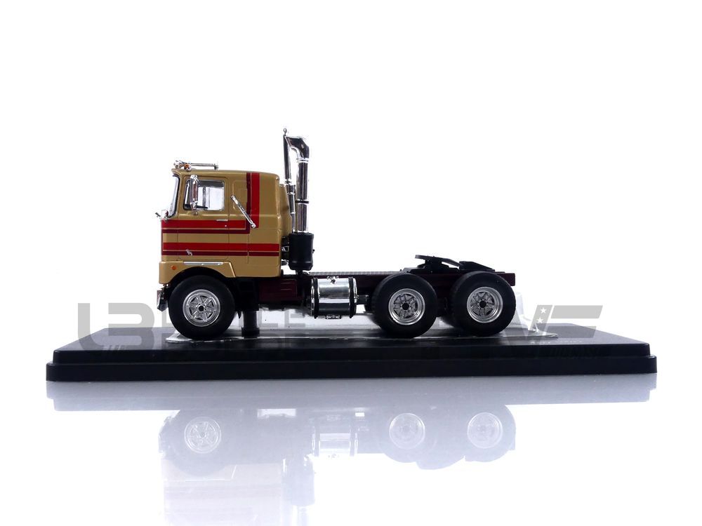 MACK SERIE F 1977, 1/43, IXO EUR 34,95 - ES
