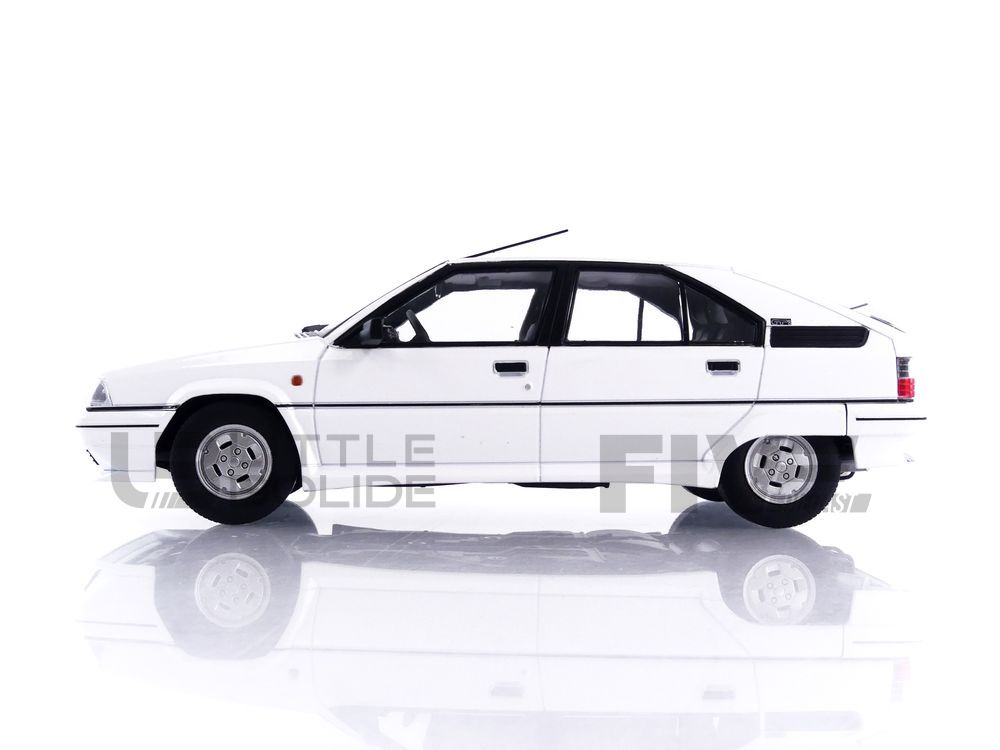 Citroën BX GTI (1990) red/black interior Triple9 1:18 • Cena, Opinie