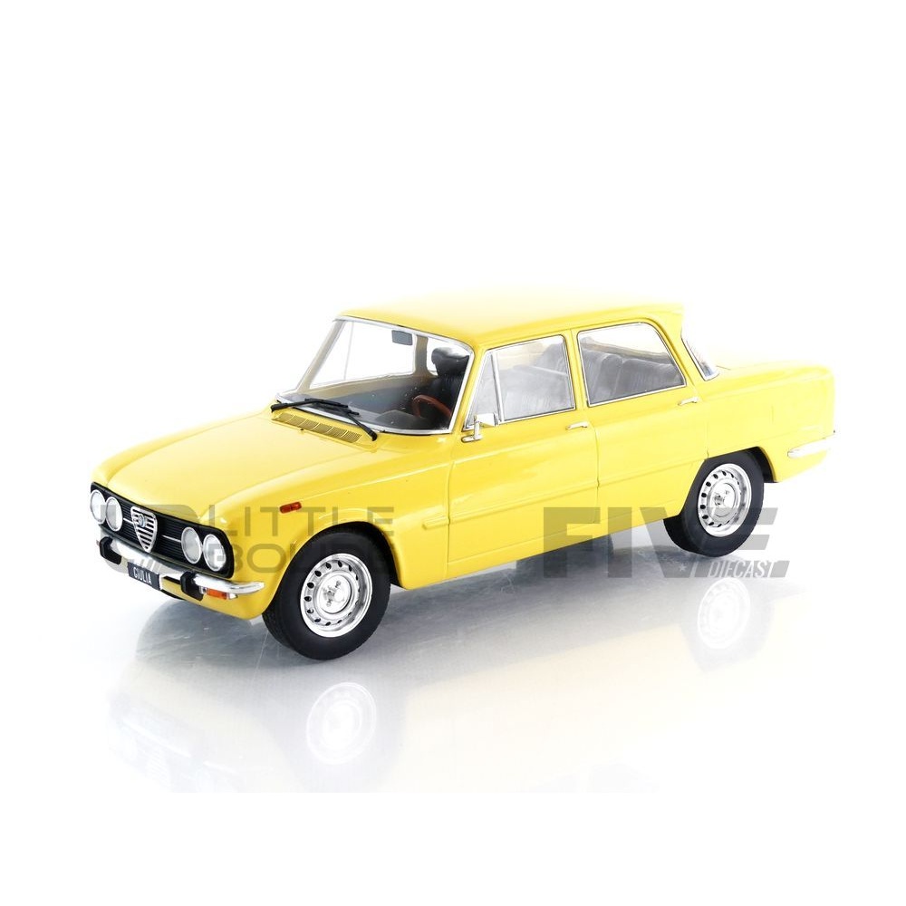 18334Y – MCG 1/18 - ALFA-ROMEO Giulia Nuova Super - 1974 - Little