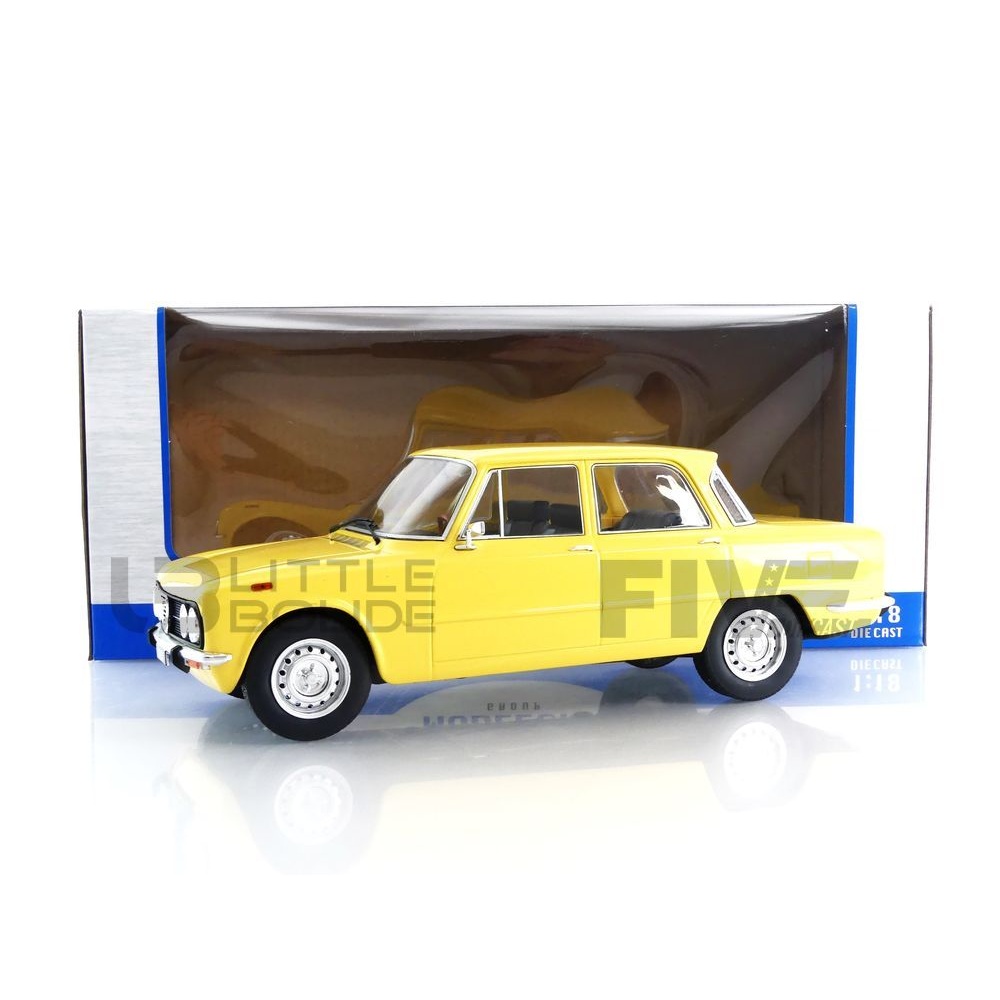 18334Y – MCG 1/18 - ALFA-ROMEO Giulia Nuova Super - 1974 - Little