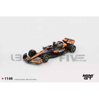 MINI GT 1/64 - MCLAREN MCL38 - Winner Hungarian GP 2024 (O. Piastri)
