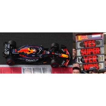 SPARK 1/18 - RED BULL RB21 - Winner Abu Dhabi GP 2025 (M. Verstappen)