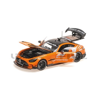 MINICHAMPS 1/18 - MERCEDES-AMG GT Black Series Safety Car - British GP 2025