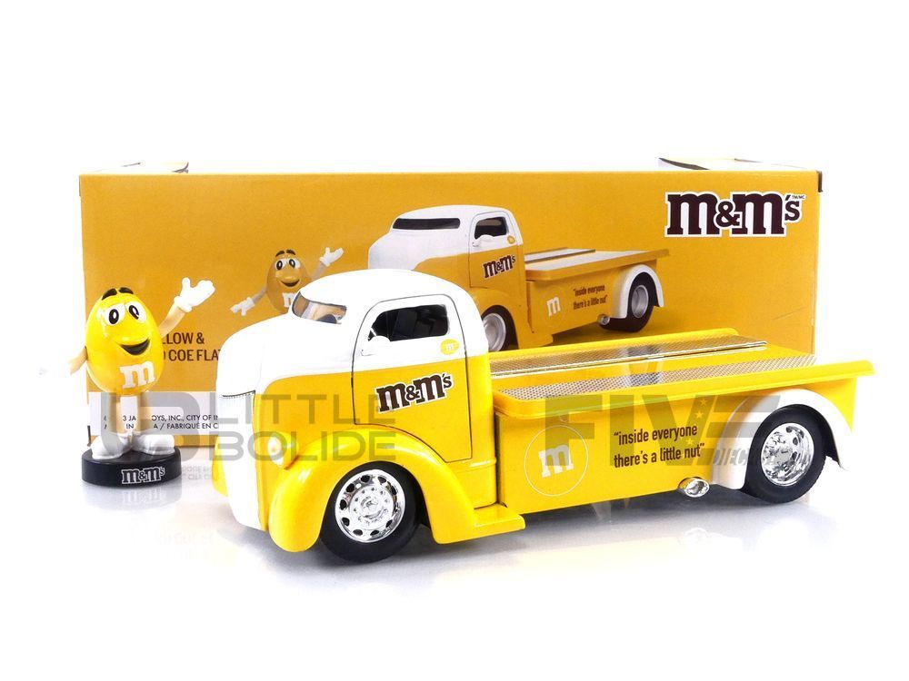 33425Y – JADA TOYS 1/24 - FORD COE Flatbed Truck with M&M'S Yellow