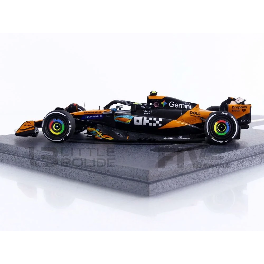 S9678 – SPARK 1/43 - MCLAREN MCL39 - World Champion 3rd Abu Dhabi