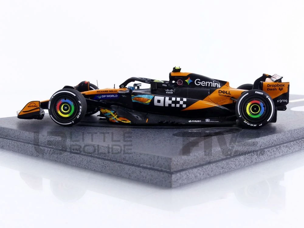 S9678 – SPARK 1/43 - MCLAREN MCL39 - World Champion 3rd Abu Dhabi