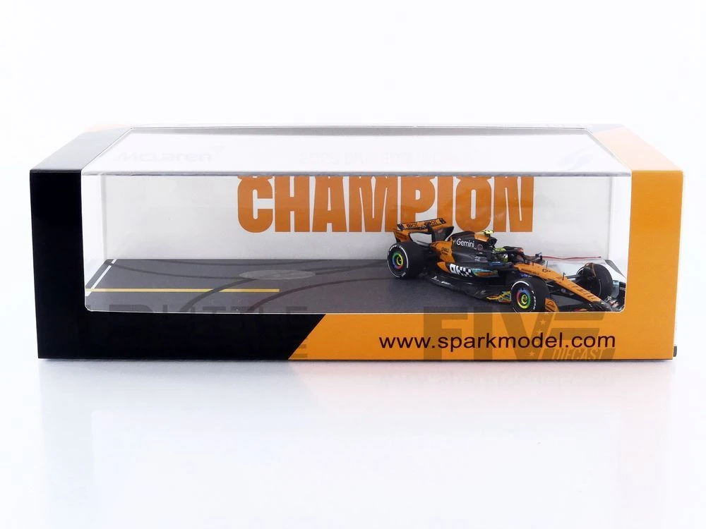S9678 – SPARK 1/43 - MCLAREN MCL39 - World Champion 3rd Abu Dhabi